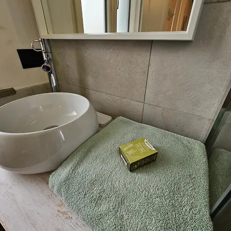 Bed & Breakfast White House *