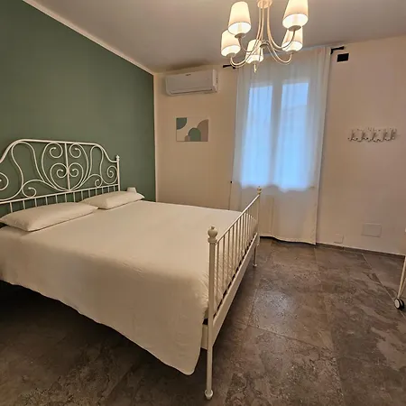 Bed & Breakfast White House