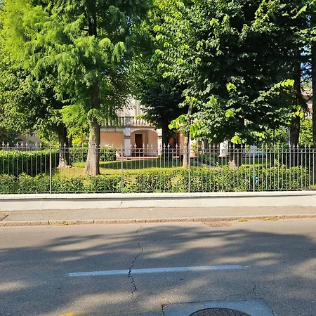 White House Bed & Breakfast