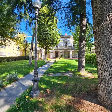 White House * Parma