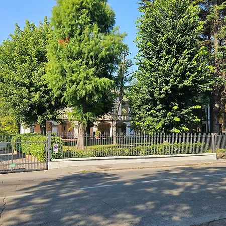 White House Alojamento de Acomodação e Pequeno-almoço 3*