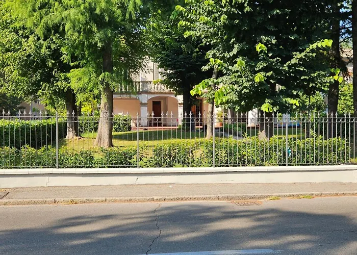 White House Bed & Breakfast