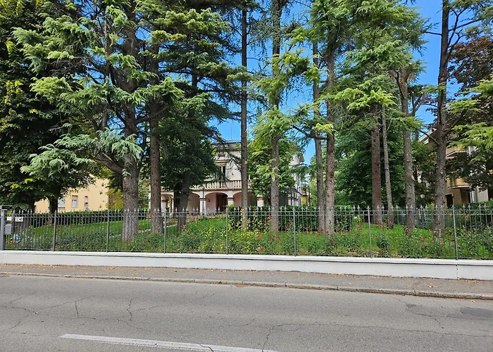 White House 3* Parma