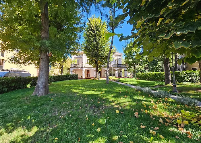 White House Bed & Breakfast 3*